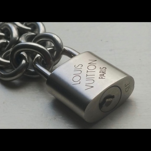 COPY - Louis Vuitton padlock and key wi… - Picture 6 of 8